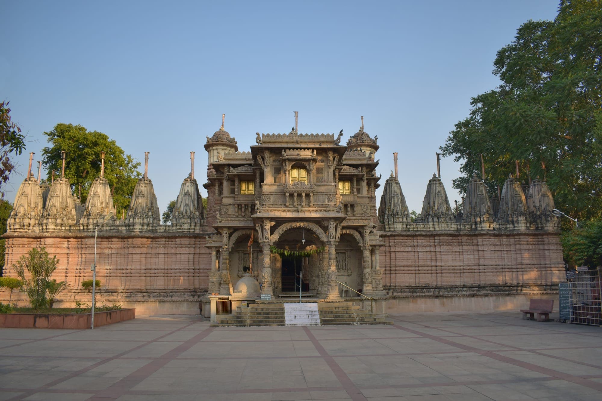 10 Must-Visit Religious Sites in Ahmedabad Hero