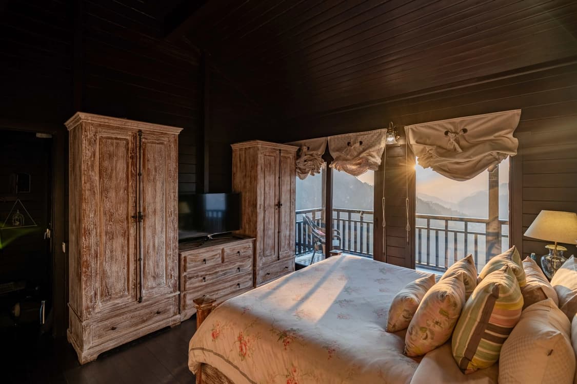 Upper Level Valley Bedroom