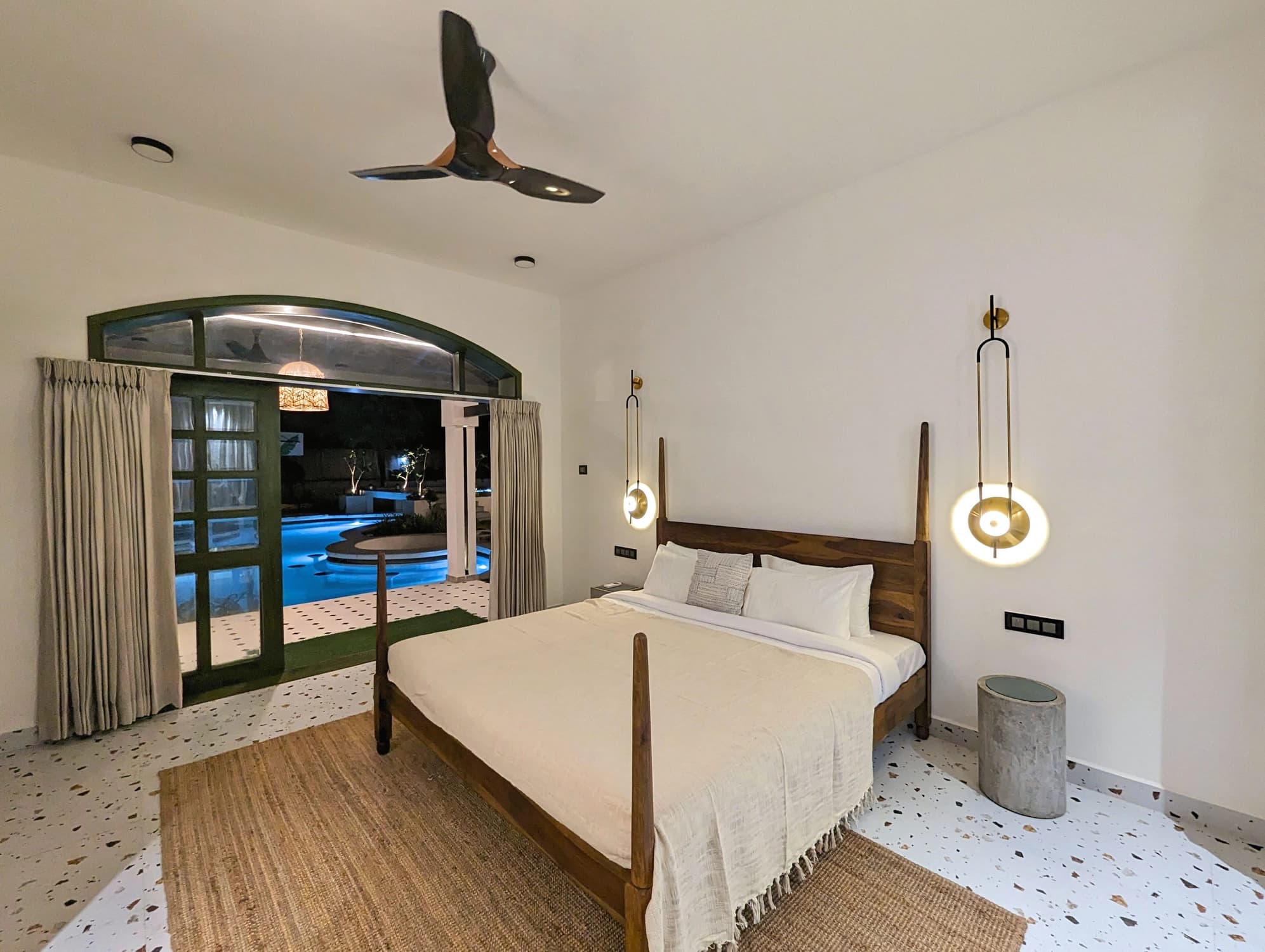 xl_13. South Wing Poolside Bedroom 3