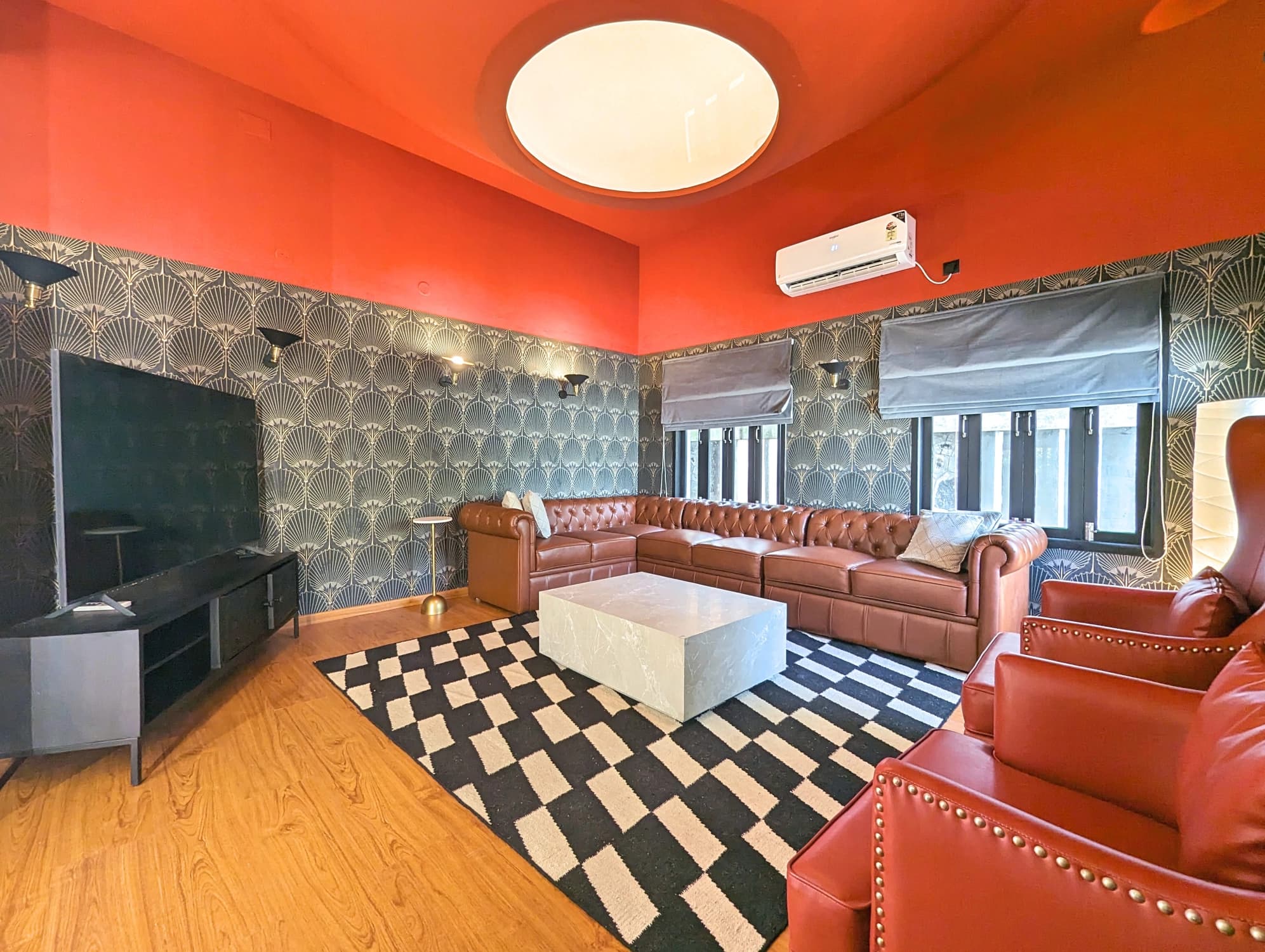 xl_18. The Ground Floor Lounge