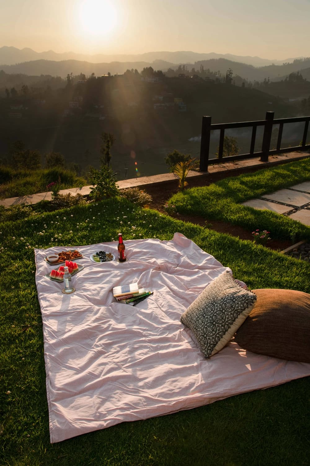 Lawn picnic
