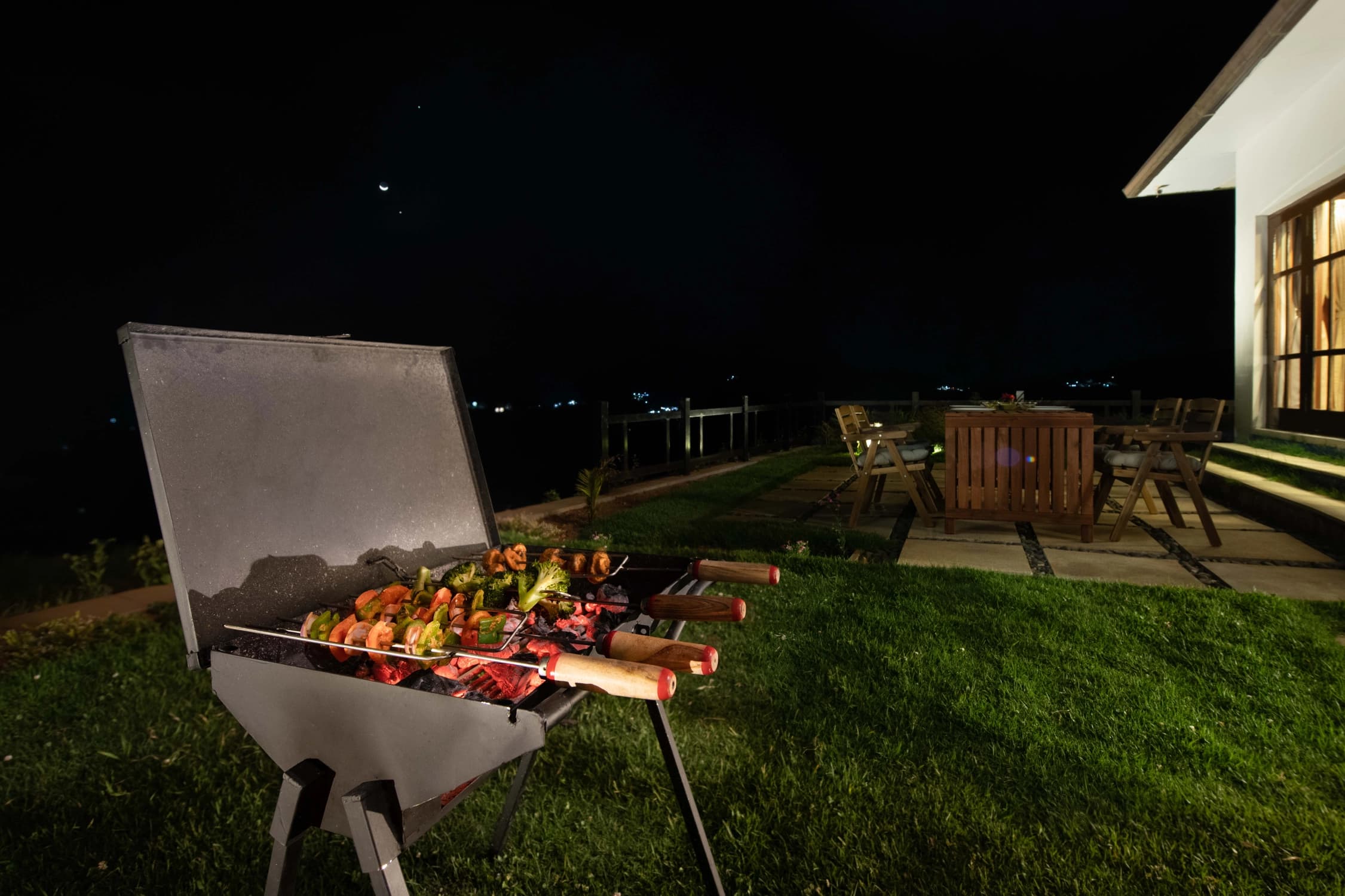 xl_34. BBQ at House of Joy