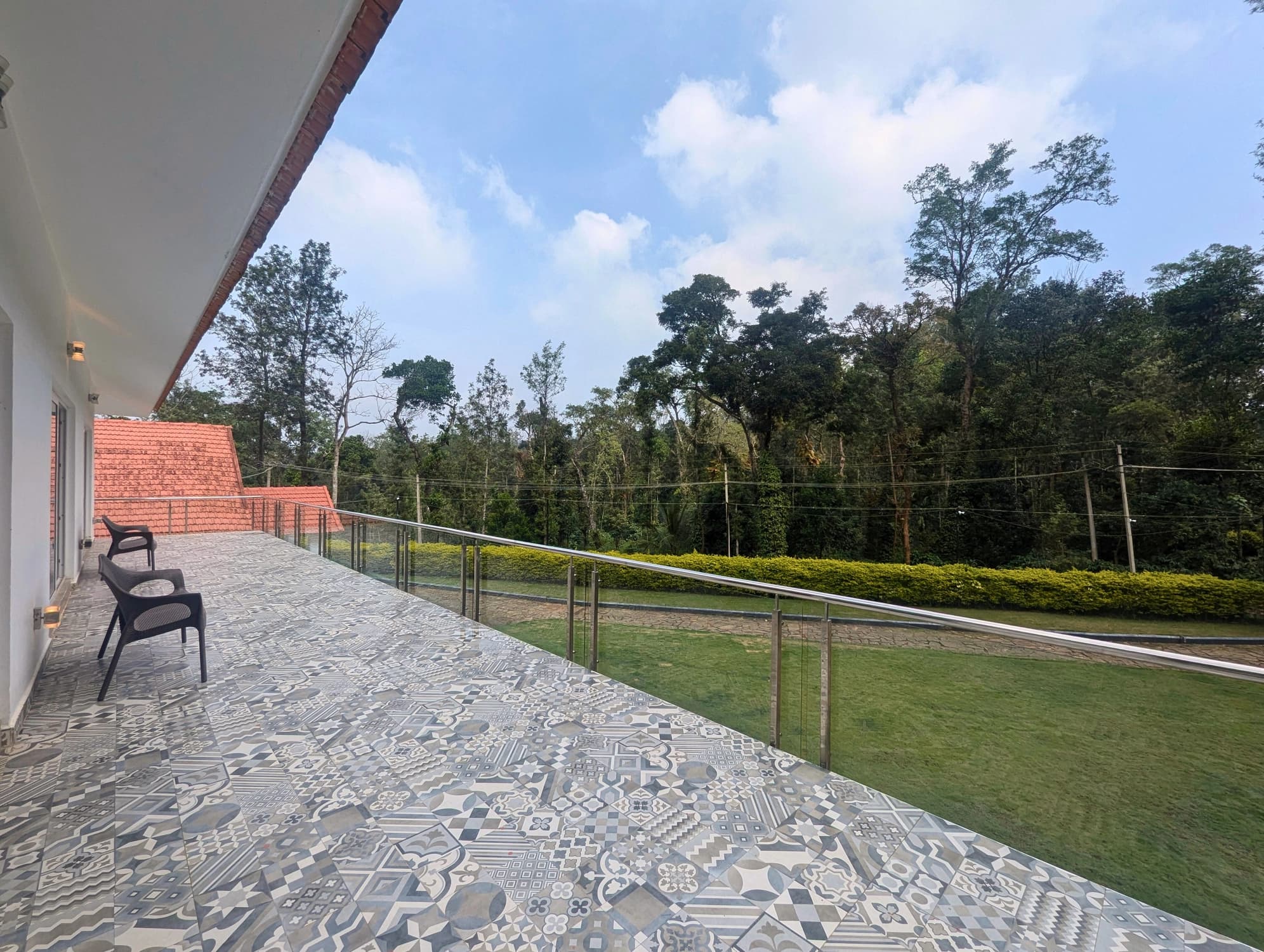 xl_First Floor Balcony
