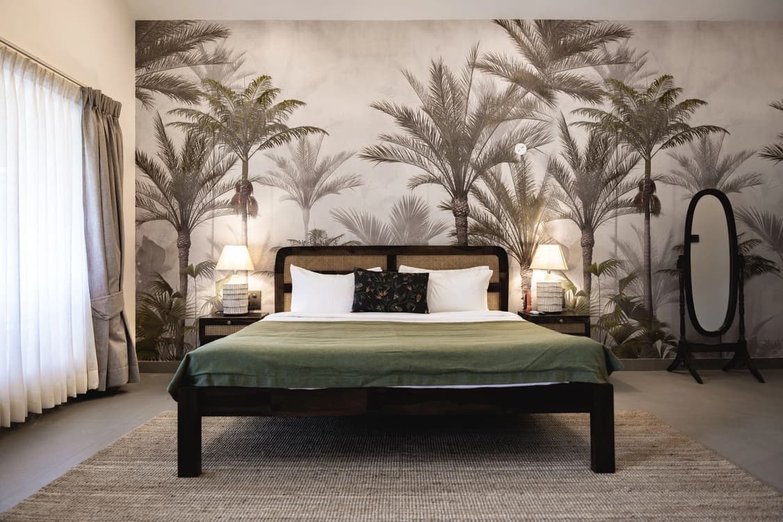 Deluxe Cottage Right-Hand