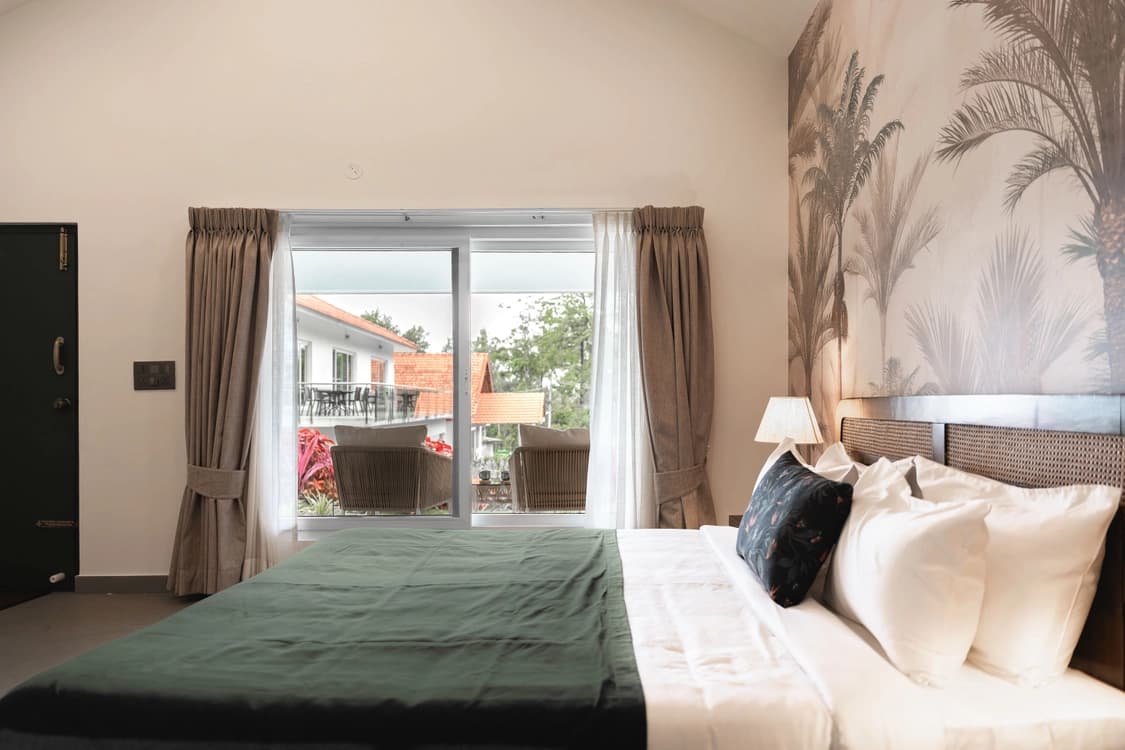 Deluxe Cottage Left-Hand