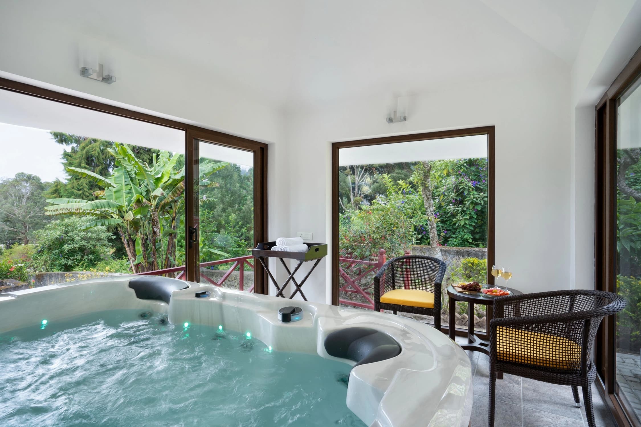 xl_29. The stunning 5-seater jacuzzi hot tub from Jacquar set in its own private gazebo