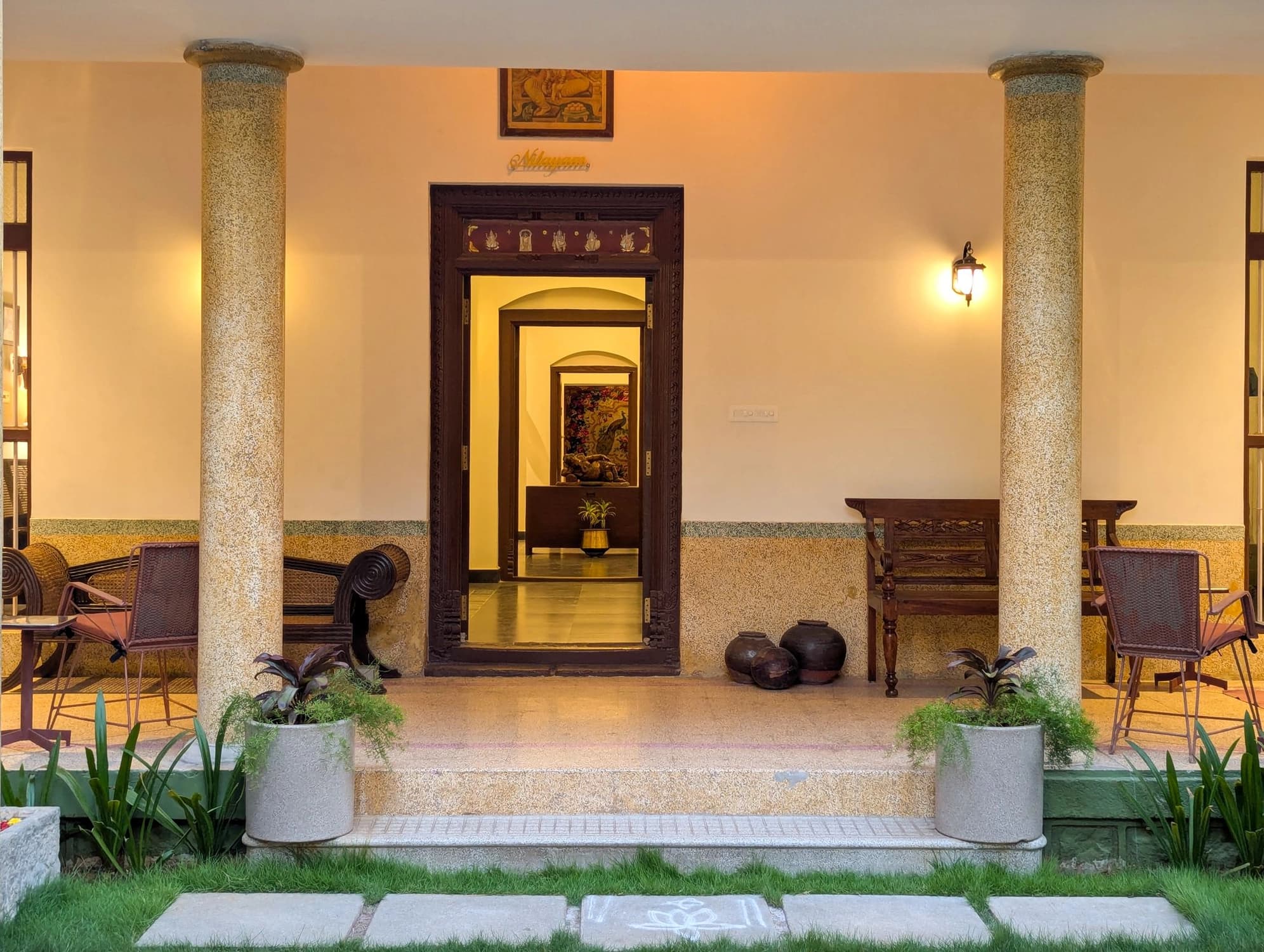 xl_Veranda- In the olden days, the Veranda was a traditional patio where people would gather to enjoy the cool evening breeze and read the morning newspaper.